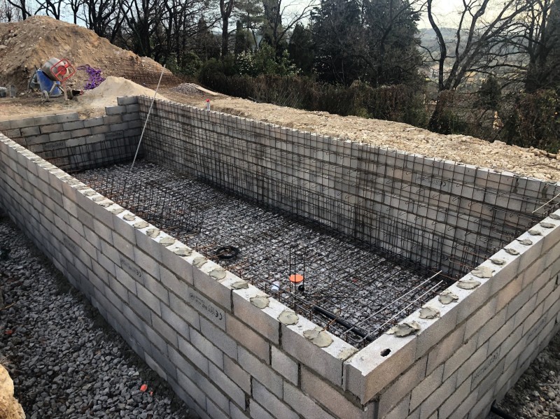 piscine béton armé à Opio